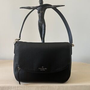 Kate Spade Classic Black Shoulder Bag With Zipper Top Flapper